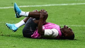 意昂体育官网:吴尊晒与太太F1观赛照,一起F1, 网球,美食,享受激情澎湃的一天.